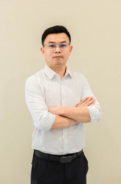 李